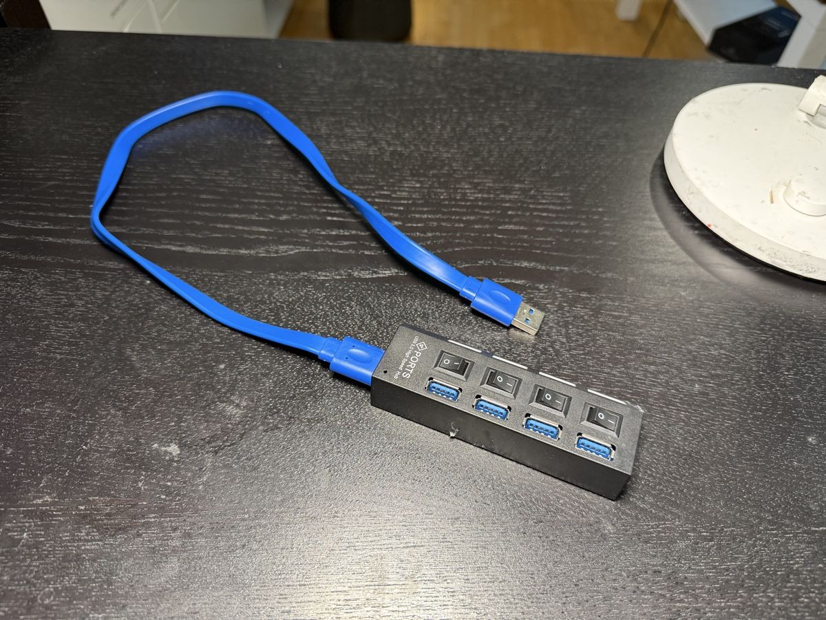 Unità & Adattatore: Usb stromversorgung 4 ports – Usato da Effretikon venduto da master1873