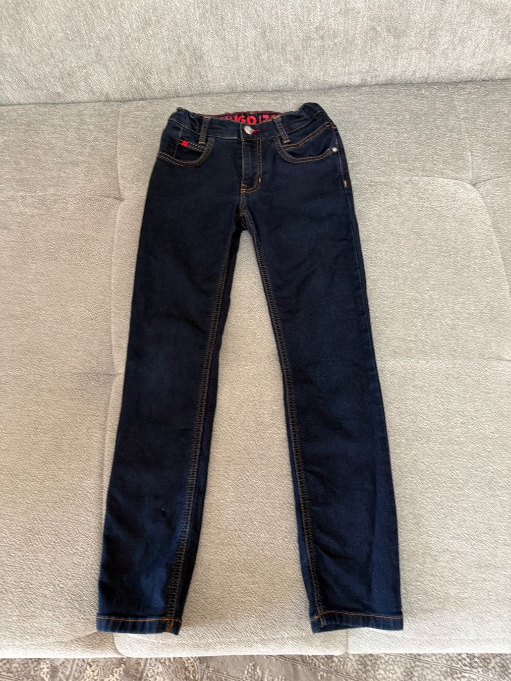 Hugo Boss Hosen: HUGO Jeans Gr. 138 – Gebraucht aus Uetikon am See von Fraufox1