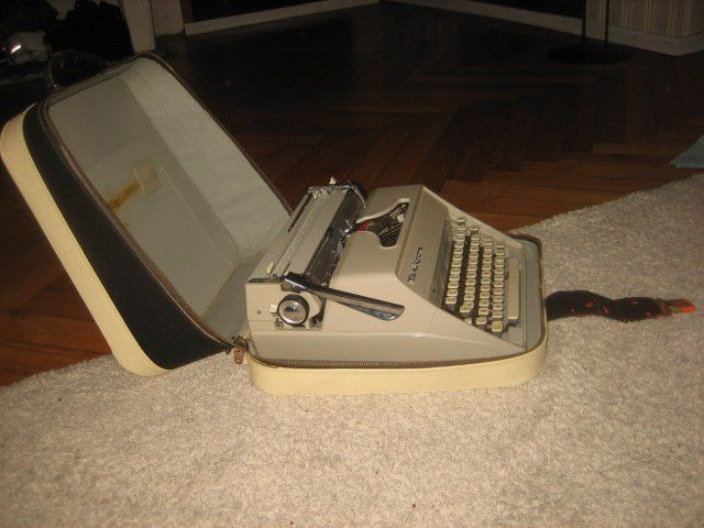 Remington Macchine da scrivere: Schreibmaschine antik Remington – Usato da Winterthur venduto da pf02