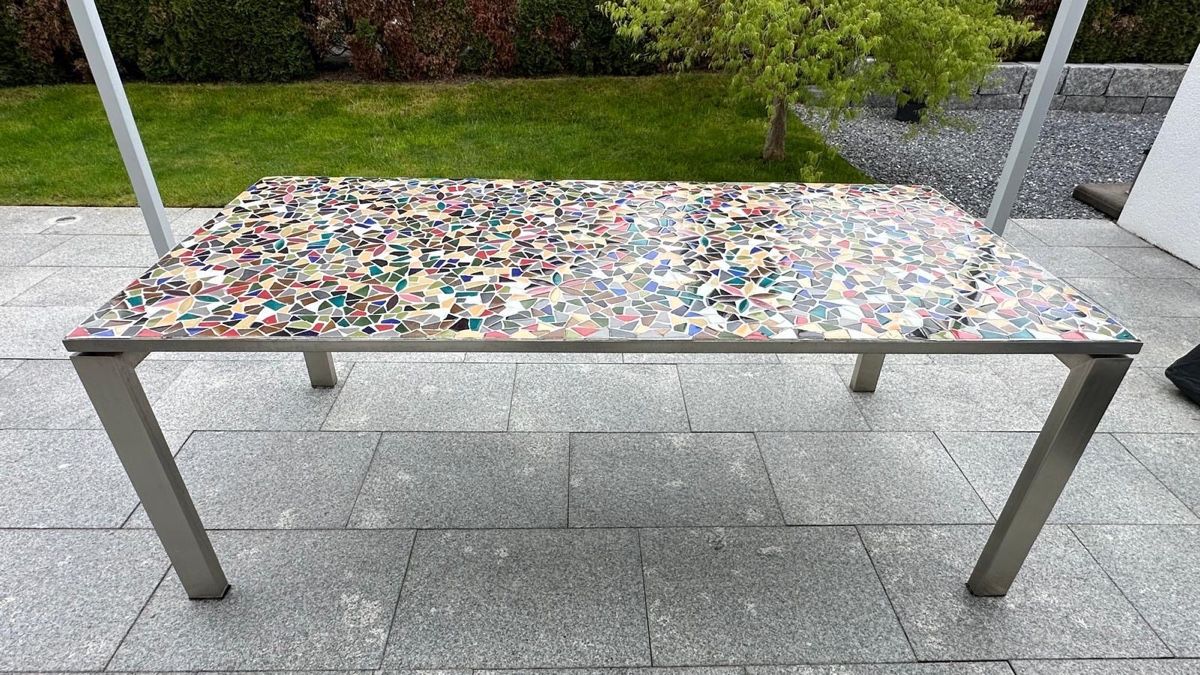 Tavoli: Wunderschöner Mosaik Gartentisch – Usato da Mettmenstetten venduto da Gabriela.Vieira