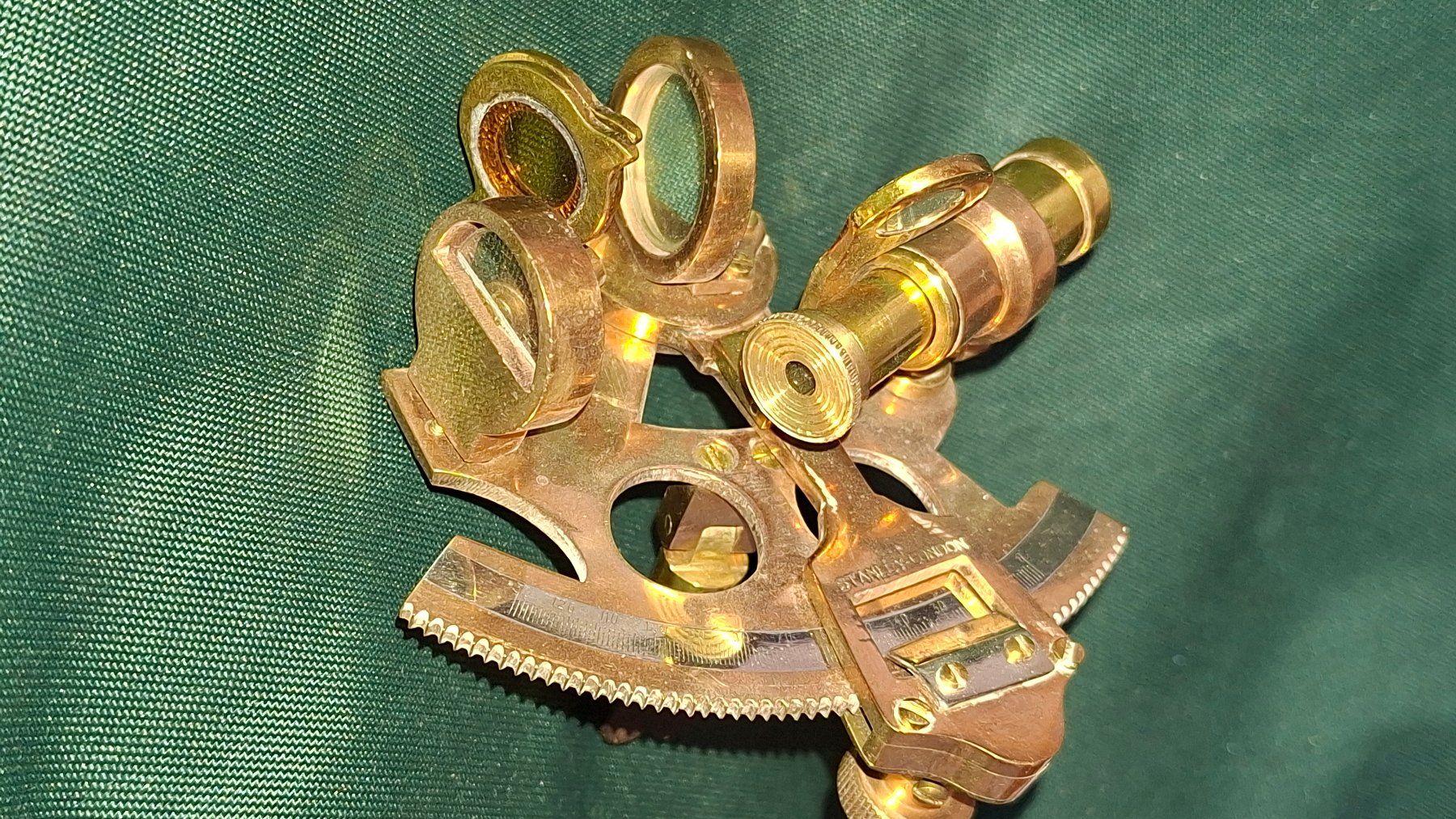 Stanley Messen: Antiker Sextant Messing Stanley London – Gebraucht aus Weiningen ZH von Annakatharina