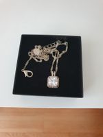 Anhänger mit Kette – Modeschmuck