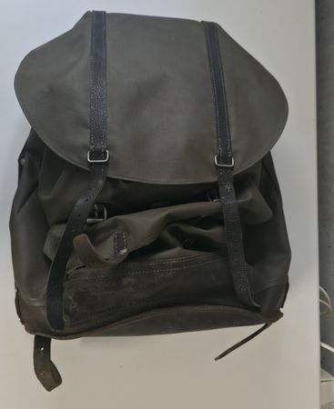 Rucksack Militär grün Leder gute Zustand