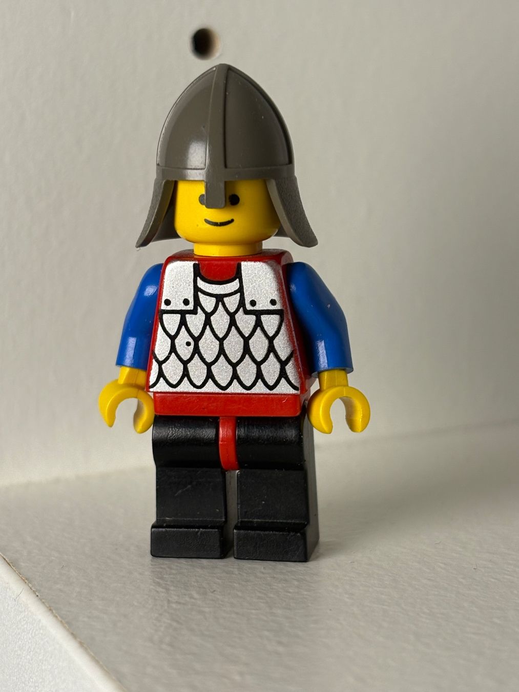 Lego Kit di costruzioni: Lego figurine Castle Scale Mail Knight 1 Figur – Usato da Fully venduto da fre_58gk