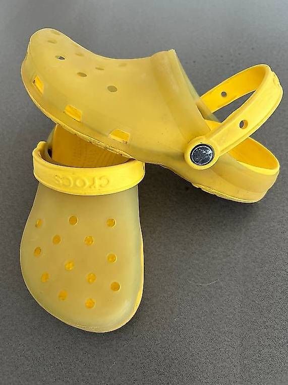 Scarpe da uomo: Crocs gelb Gr. 34-35 – Usato da Oberrohrdorf venduto da Augustus5