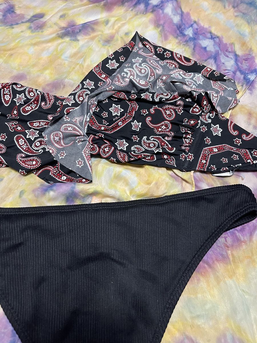 Maillots de bain & Bikinis: Chic bikini costume da bagno con volane – Neuf (Voir description) à Gordevio par LanaZimm 8