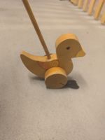 Schweizer Holz-Ente mit Stiel, handgemacht, Vintage Spielzeu