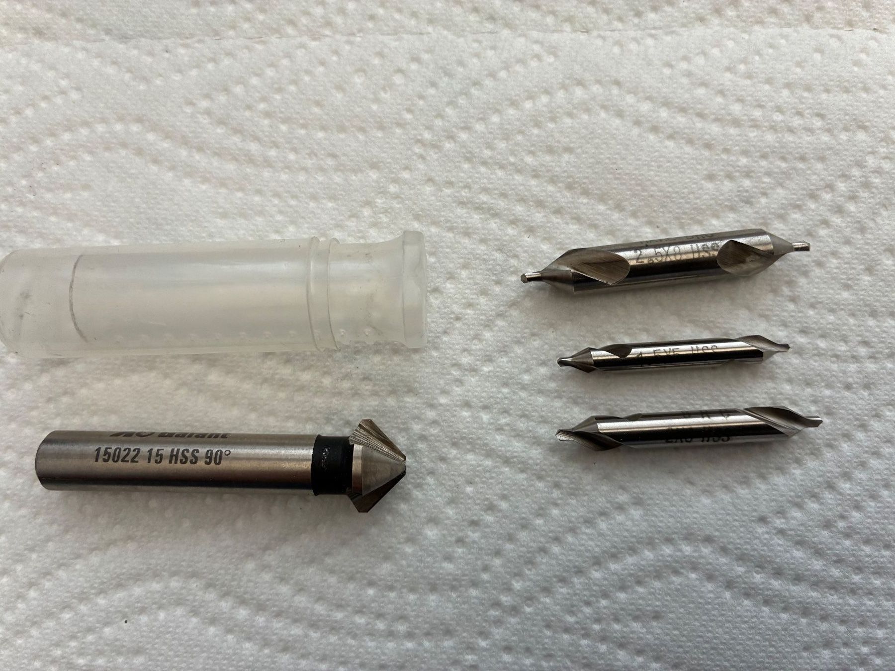 Tous les outils: Div. HSS Masch.-Gewindebohrer, Senkbohrer, Zentrierbohrer – D'occasion à Root par paundma 1