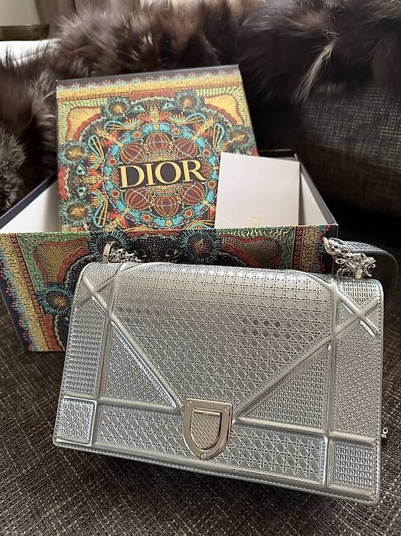 Borse da donna: Dior Diorama NEU medium  – Usato da Dübendorf venduto da lilasonderbar