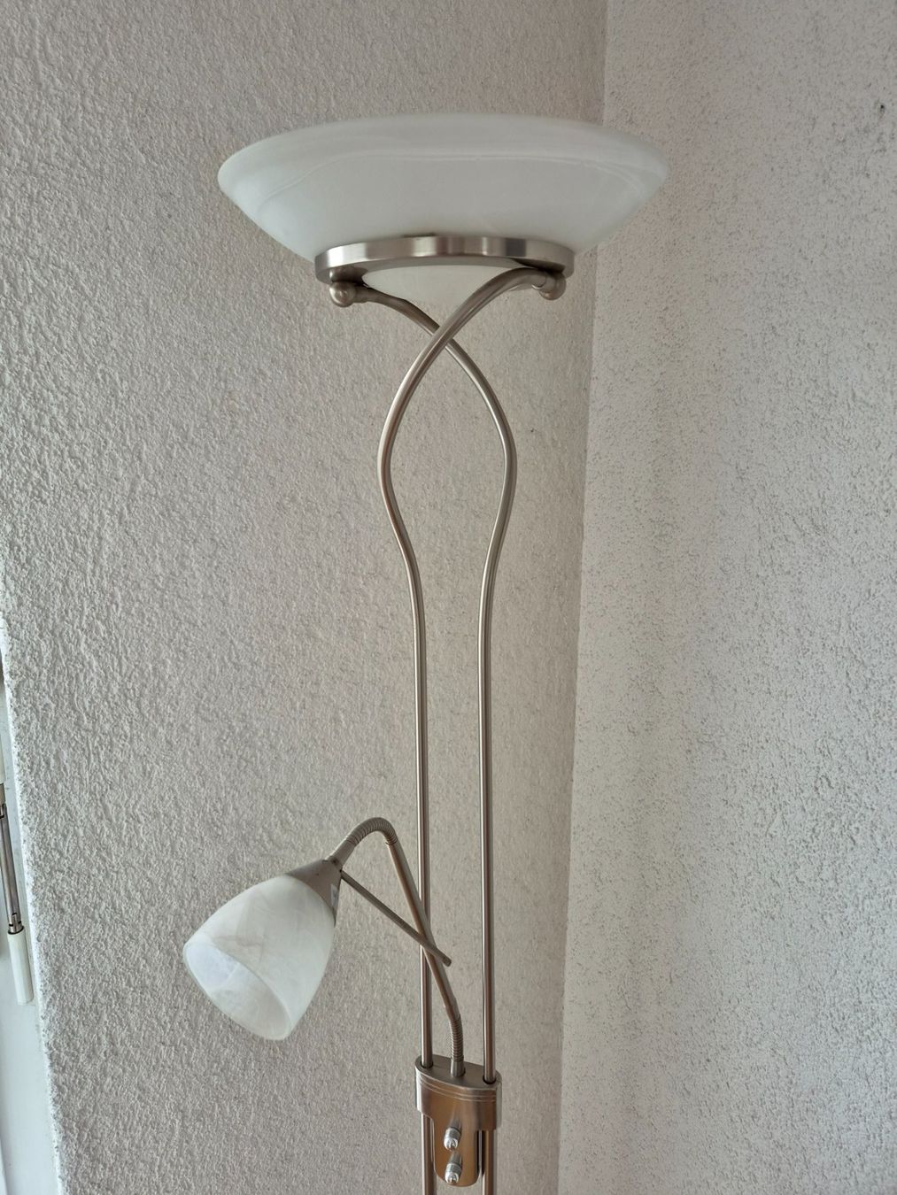 Lampen: Stehlampe mit Leselampe – Gebraucht aus Kloten von soat 2