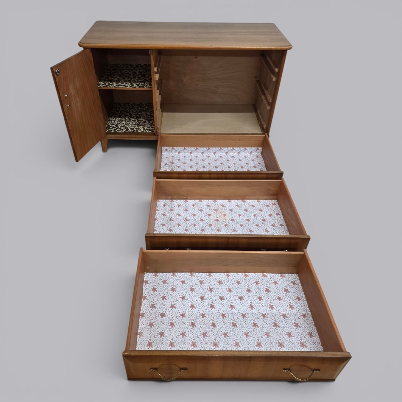 Cassettiere: Kommode Anrichte Holz 3 Schubladen 1 Tür – Usato da Rieden AG venduto da RuvensBrocki 3