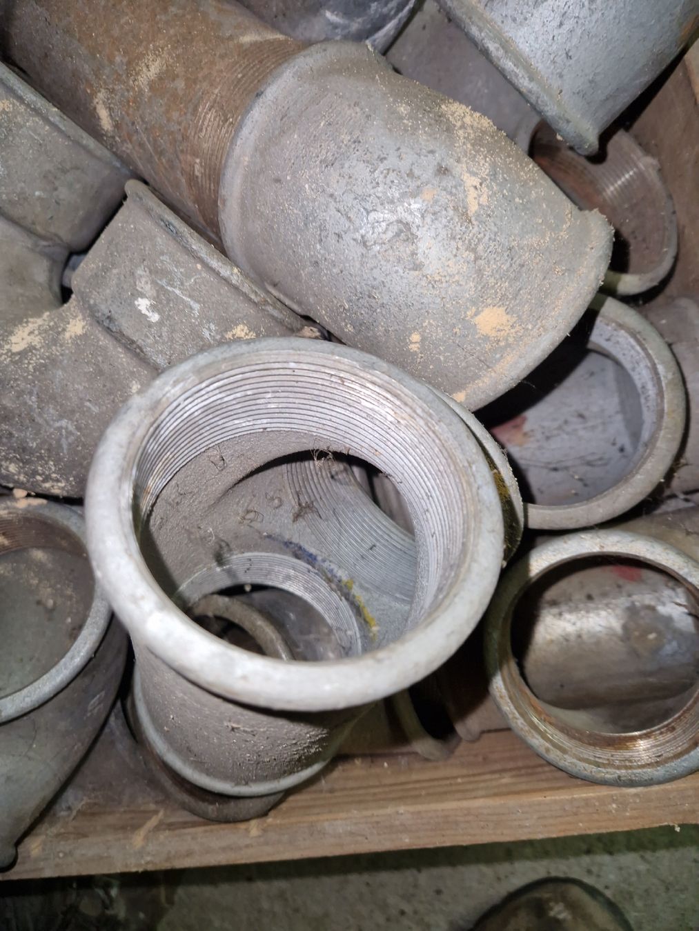 Tutti gli attrezzi: GF+ Metallformstücke – Usato da Studen BE venduto da valtra66 3