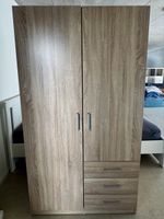 Kleiderschrank Jysk Holzoptik, 2 Türen, 3 Schubladen