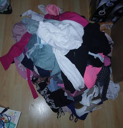 Kleiderpaket Damen Grösse M-L bunte Mischung