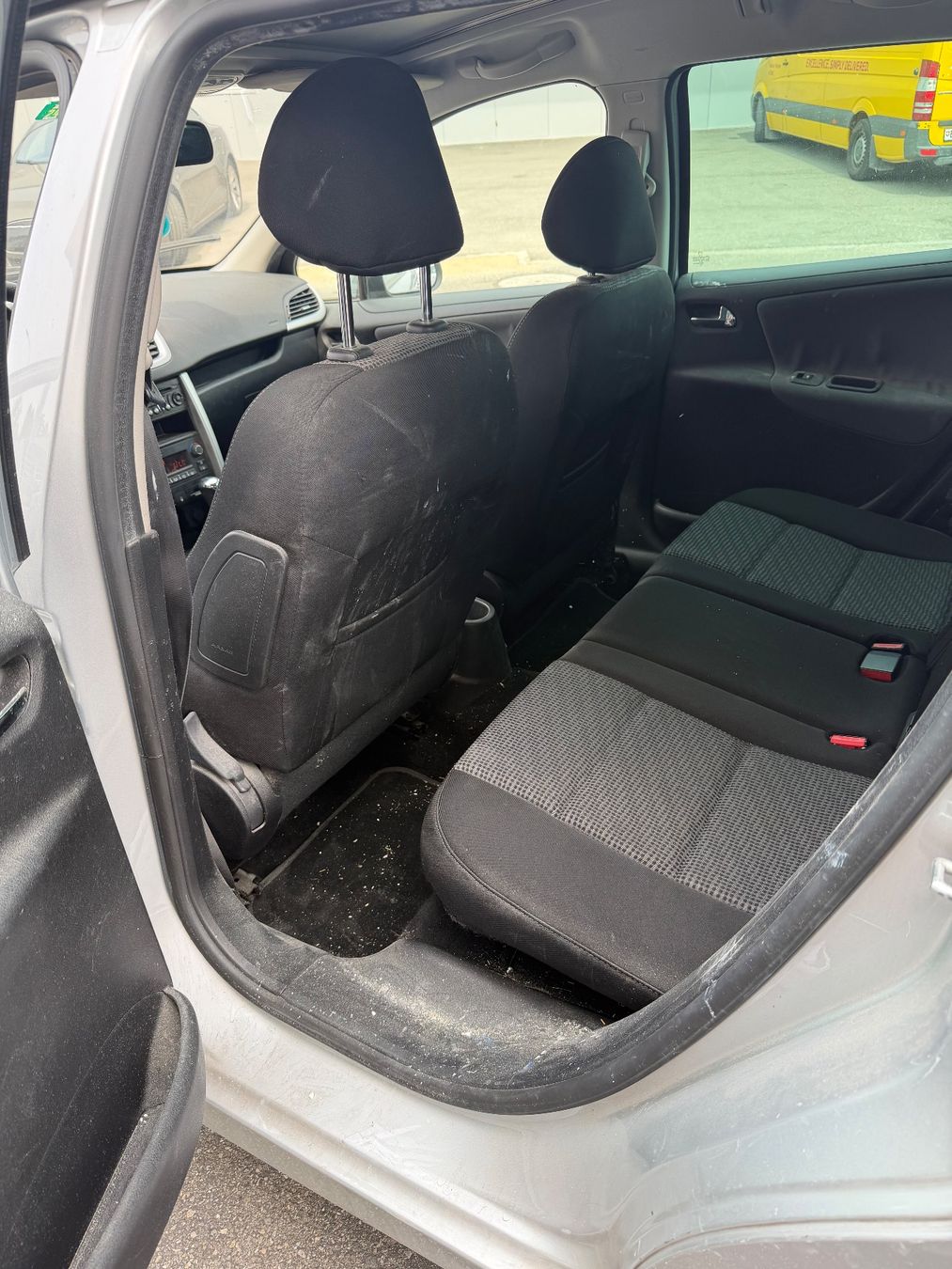 Peugeot Automobili: Peugeot 207 SW 1.6i 16V – Usato da Wolfwil venduto da nh.michelle03 3