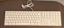 Apple Tastatur Modell A1243 mit 2 USB Anschluss