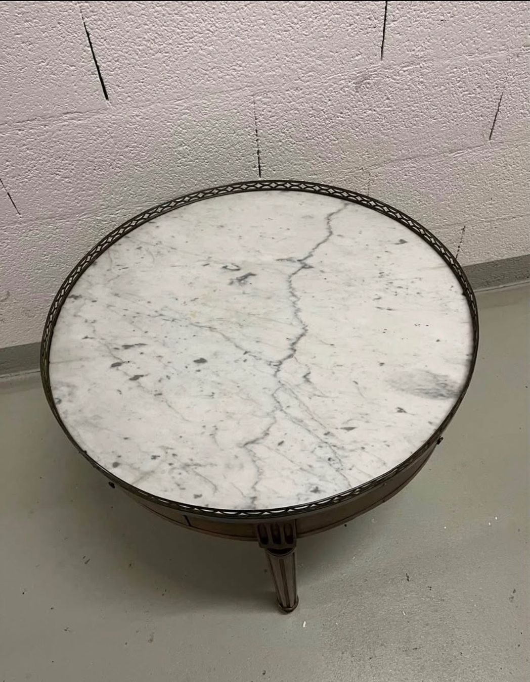 Tavoli: Ancienne table basse – Usato da lausanne venduto da esploras