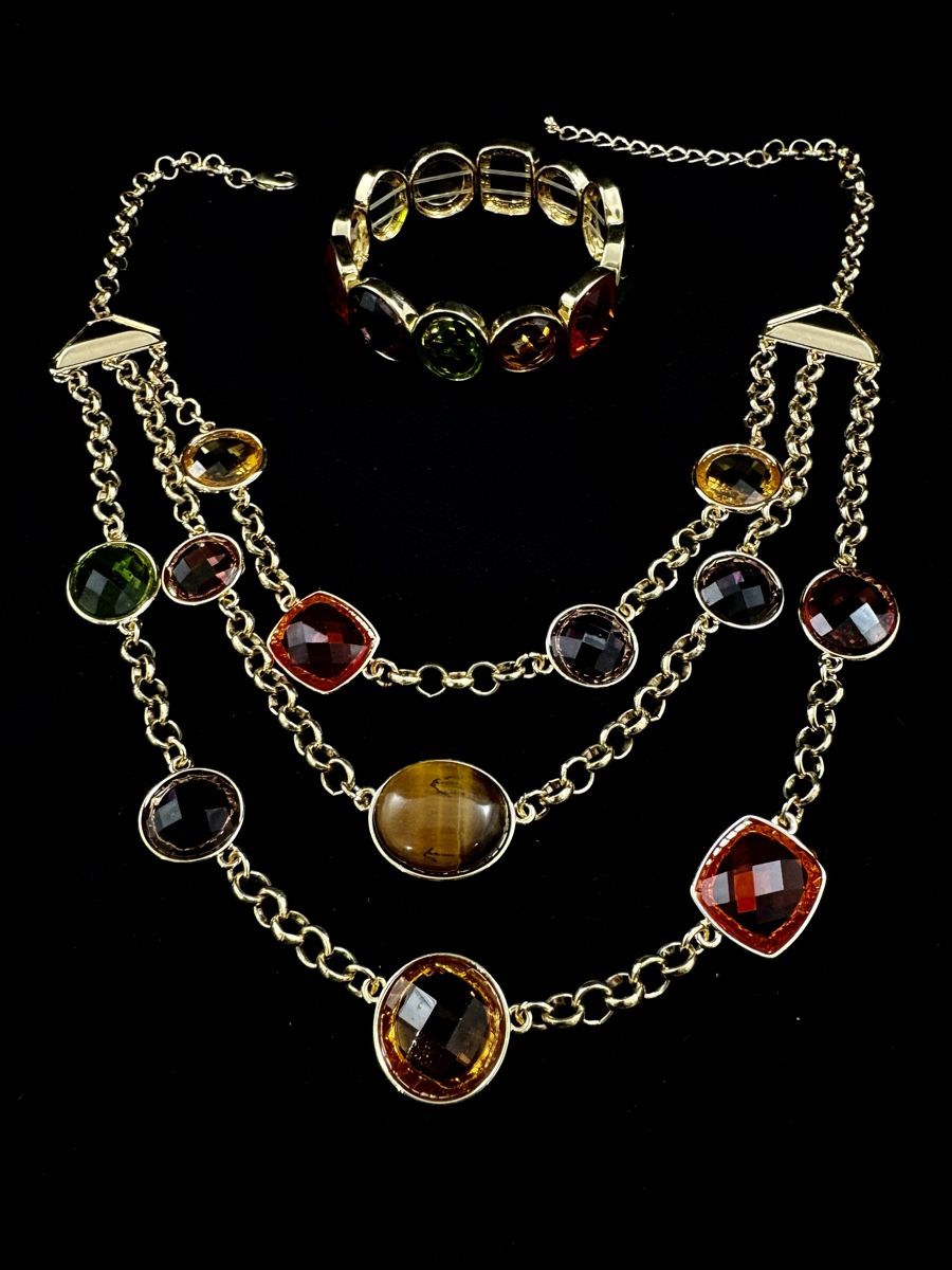 Colliers: Chic Multi-Strand Necklace & Bracelet Set – D'occasion à Hurden par rac_wyf8 1