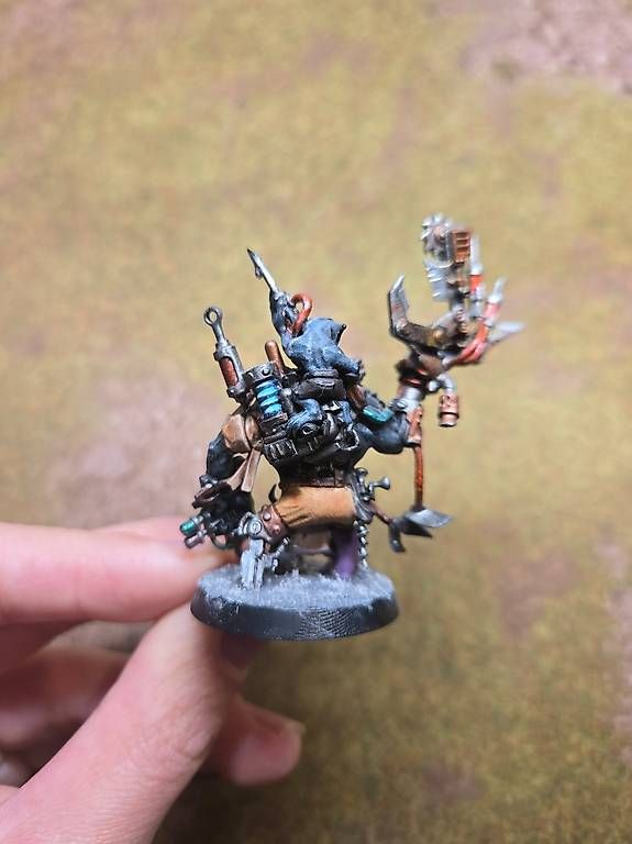 Kit di modellismo & Modellini statici: Warhammer 40k Orks: Painboy (bemalt) – Usato da Kloten venduto da Kenneth_Iselin 1