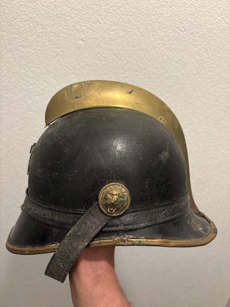 Pompieri: Casque de pompier antique – Usato da Cugy VD venduto da sim_y9yv 3