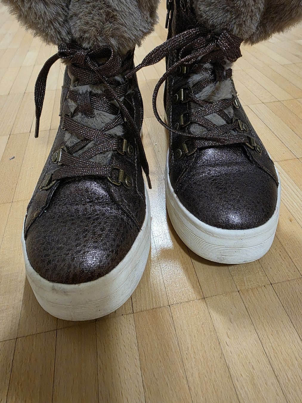 Bugatti Damenschuhe: Bugatti Winterboots mit warmem Kunstfell, Gr. 37 – Gebraucht aus St. Gallen von Shelly__x3 5