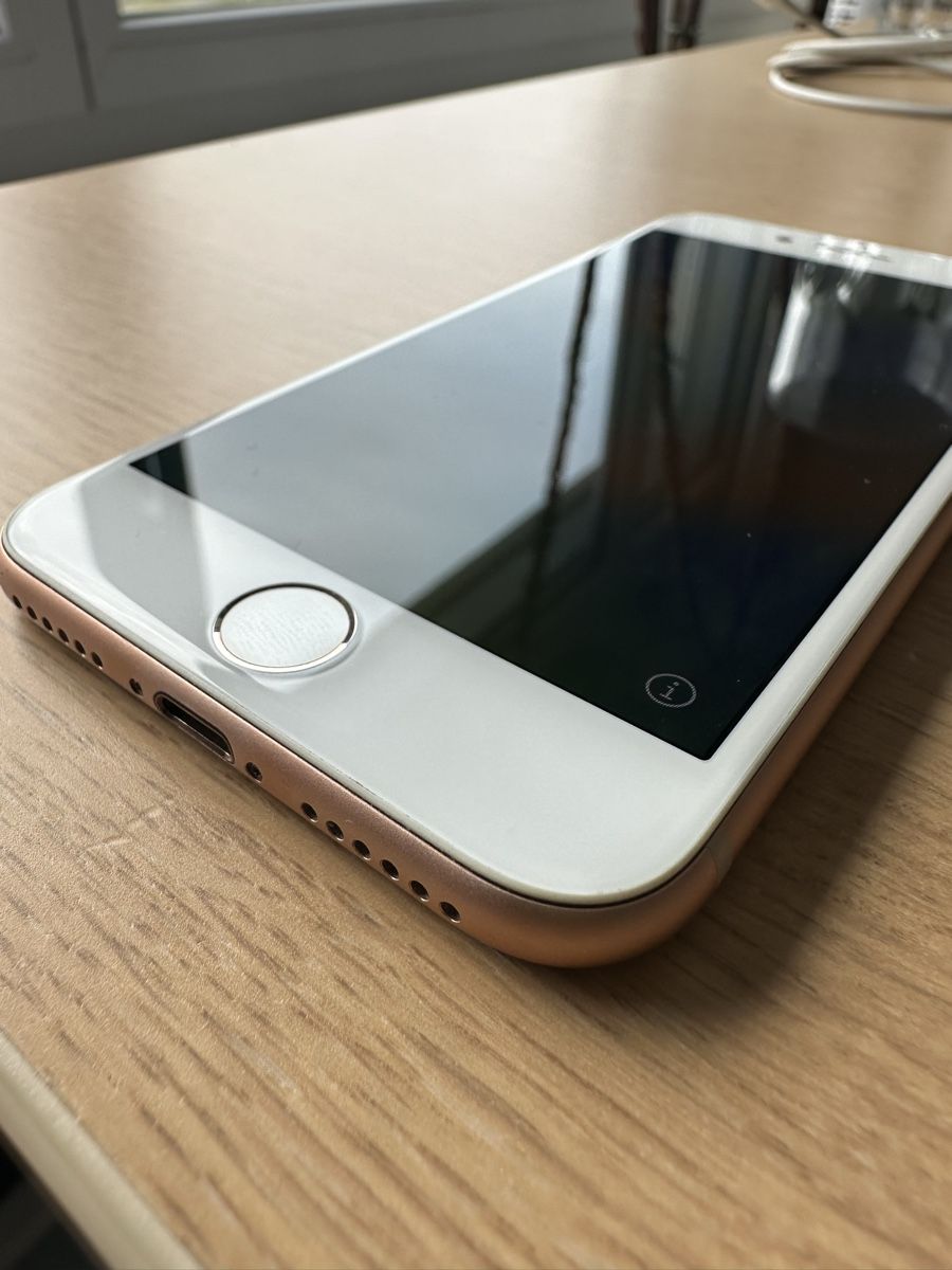 Apple Telefoni cellulari / Smartphones: IPhone 8 - 32 GB – Usato da Hägendorf venduto da neon09 1