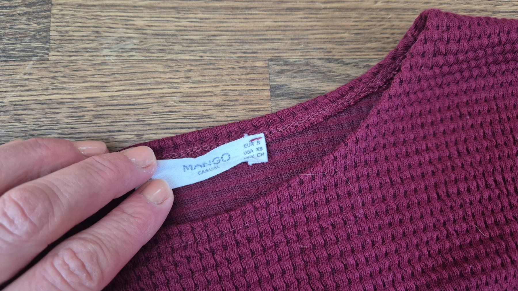 Mango Top: Burgundy top Mango size S – Usato da Zürich venduto da monadiederich 2