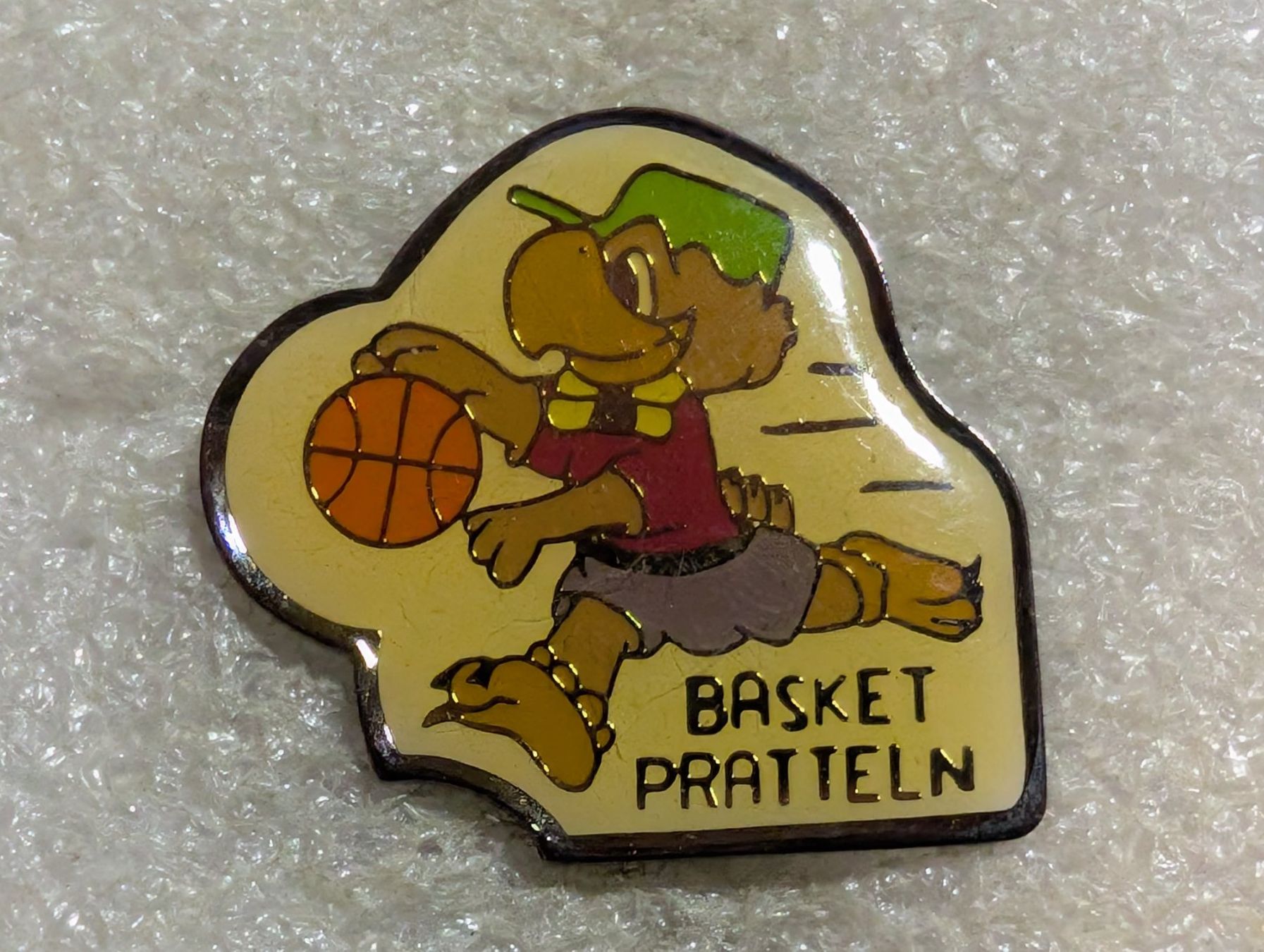 Placchette & Badge: Ansteckpin 146: Basket Pratteln – Usato da Oppligen venduto da Pin-Fall-Shop