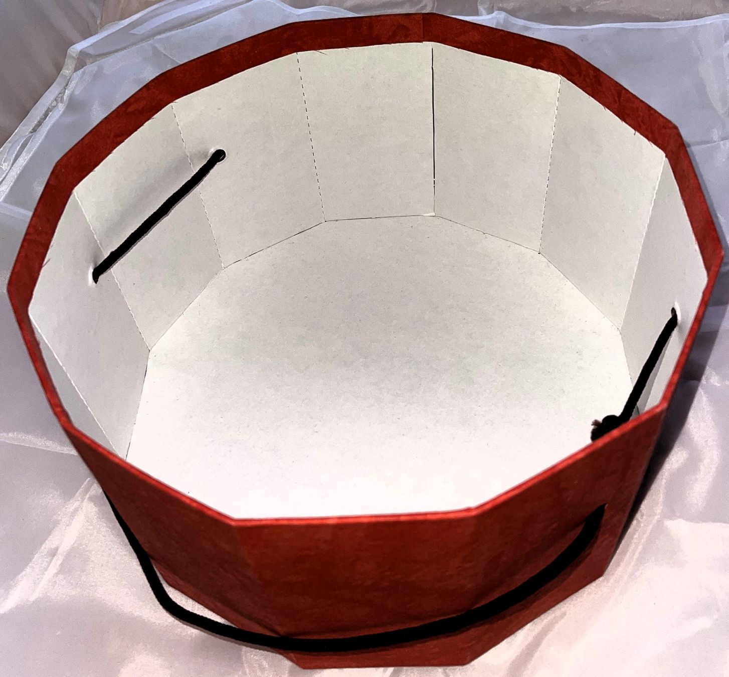 Tutte le decorazioni: Geschenkbox rot uni  32/17 cm. – Nuovo (secondo la descrizione) da Lutzenberg venduto da Truhe 2