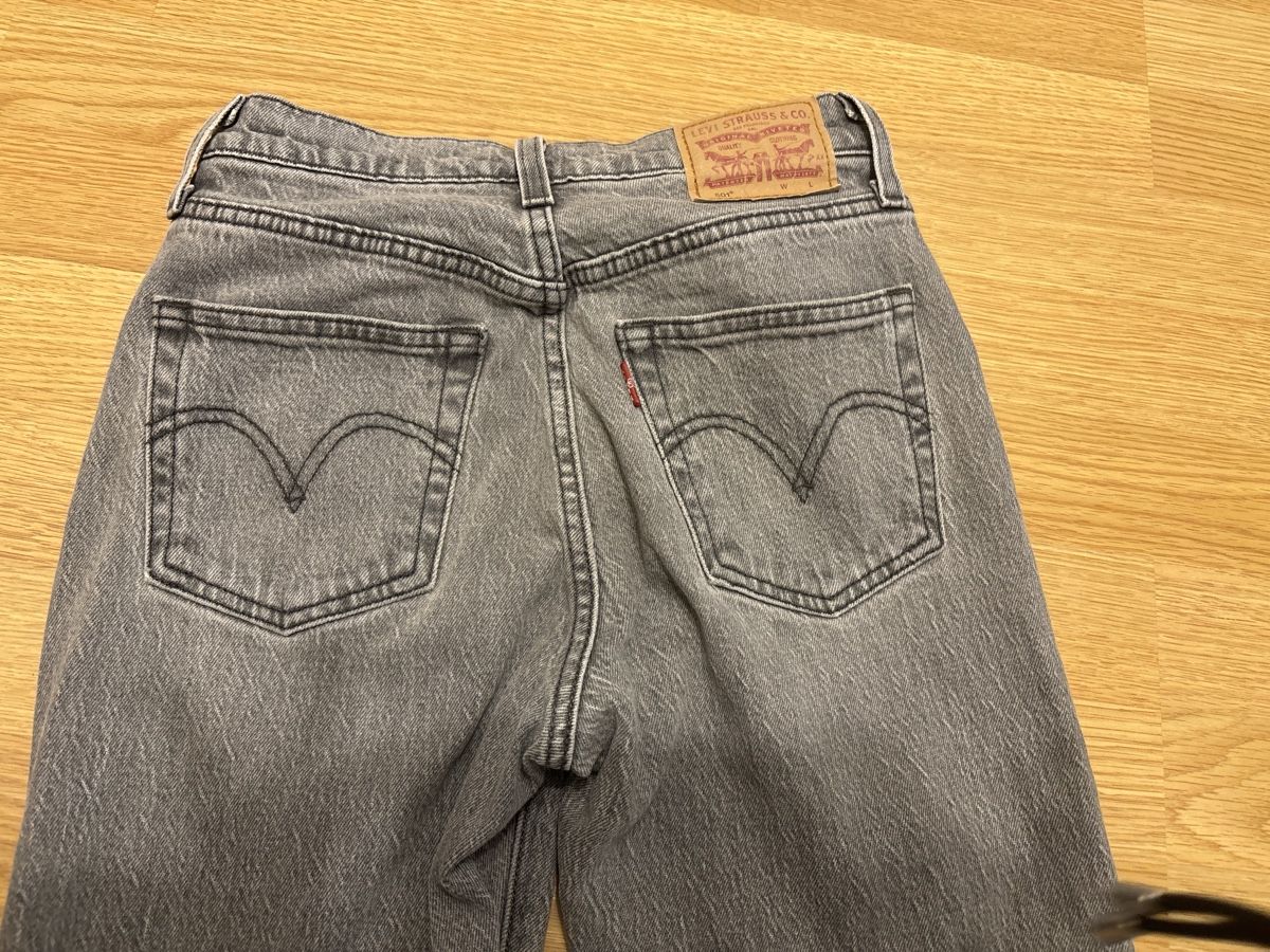 Levi's Jeans: Levi’s graue Hose – Nuovo (secondo la descrizione) da Schlieren venduto da dem_bcs5 2