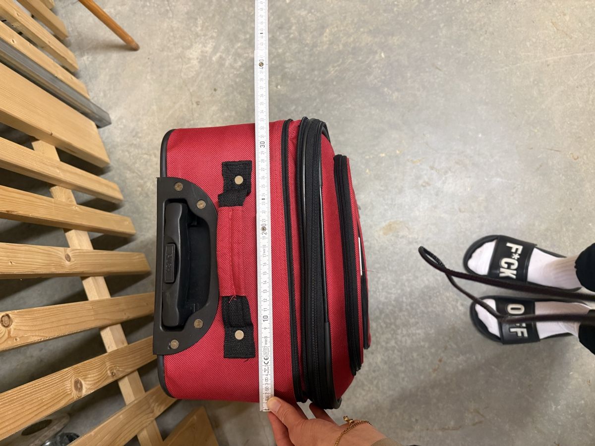 Valigie: Roter Koffer Trolley Handgepäck – Usato da Weiach venduto da DanielaCecillia 2
