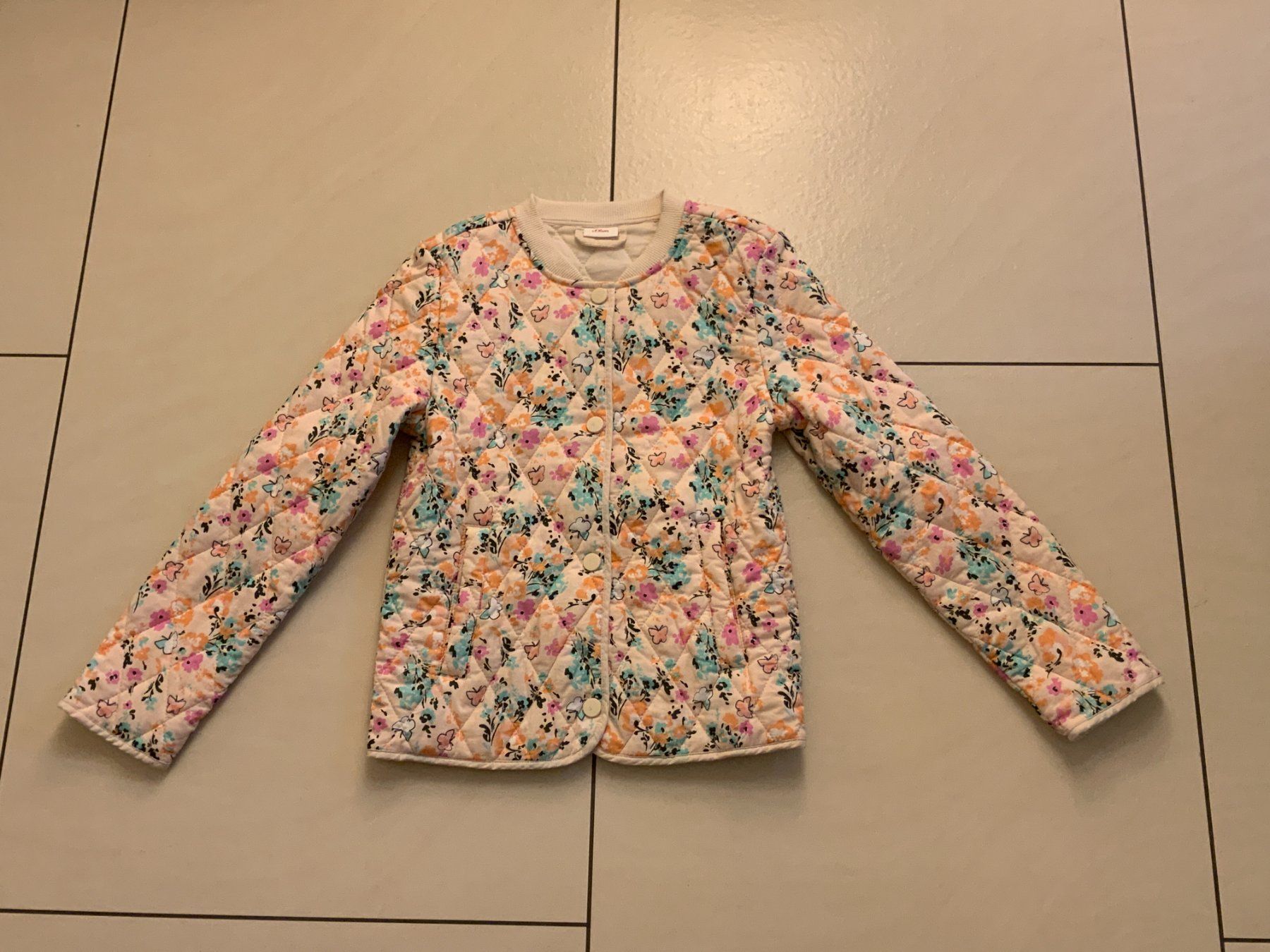 S.Oliver Giacche & Cappotti: Übergangsjacke mit Blumen Mädchen 128 – Usato da Wettswil venduto da PZU