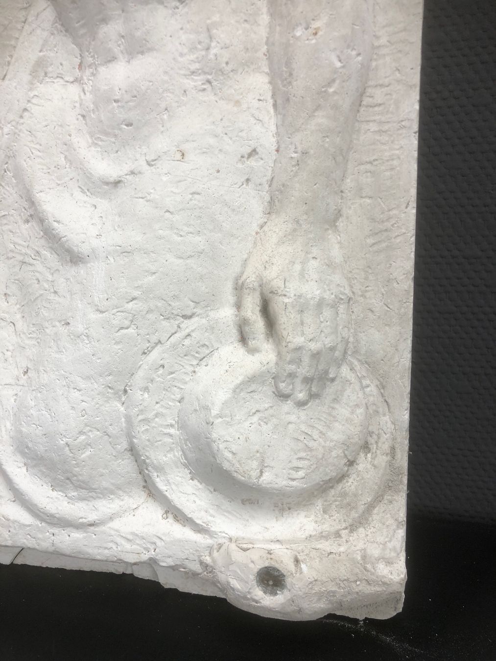 Sculture & Statue: Tolles Relief, Sitzender Mann, Gips / Entwurf, Gussmodell – Usato da Laufenburg venduto da industrial-silence 2