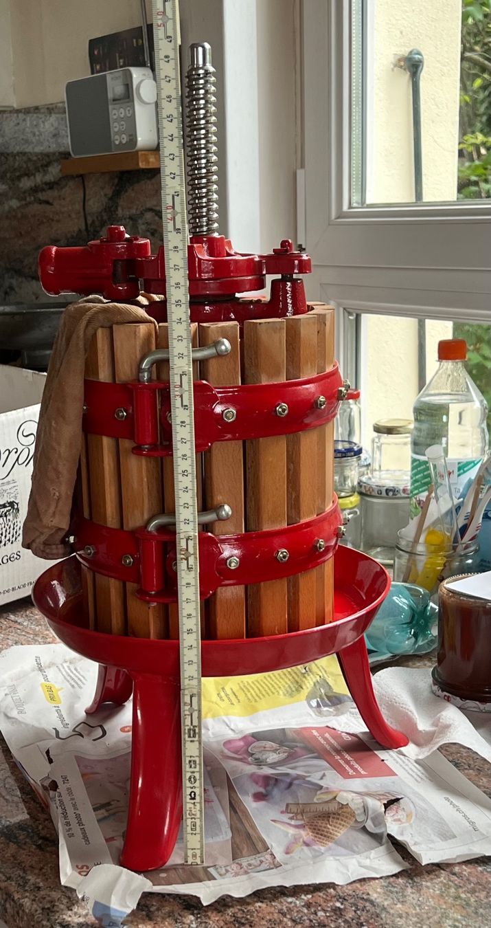 Alle Maschinen: Pressoir raisin 🍇 – Gebraucht aus Neuchâtel von kat_n6gp 1