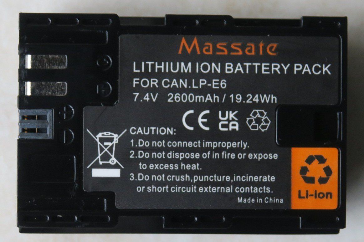 Canon Batterie: Canon eos Akkus LP-E6 / 3 Stück mit Ladegerät ungebraucht – Nuovo e nell'imballaggio originale da Sargans venduto da SPS70 1