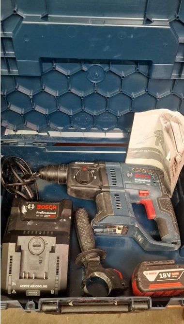 Bosch Trapani: Bohrhammer Bosch GBH 18V-20 Professional – Usato da Neuhausen am Rheinfall venduto da AllesfurMontage