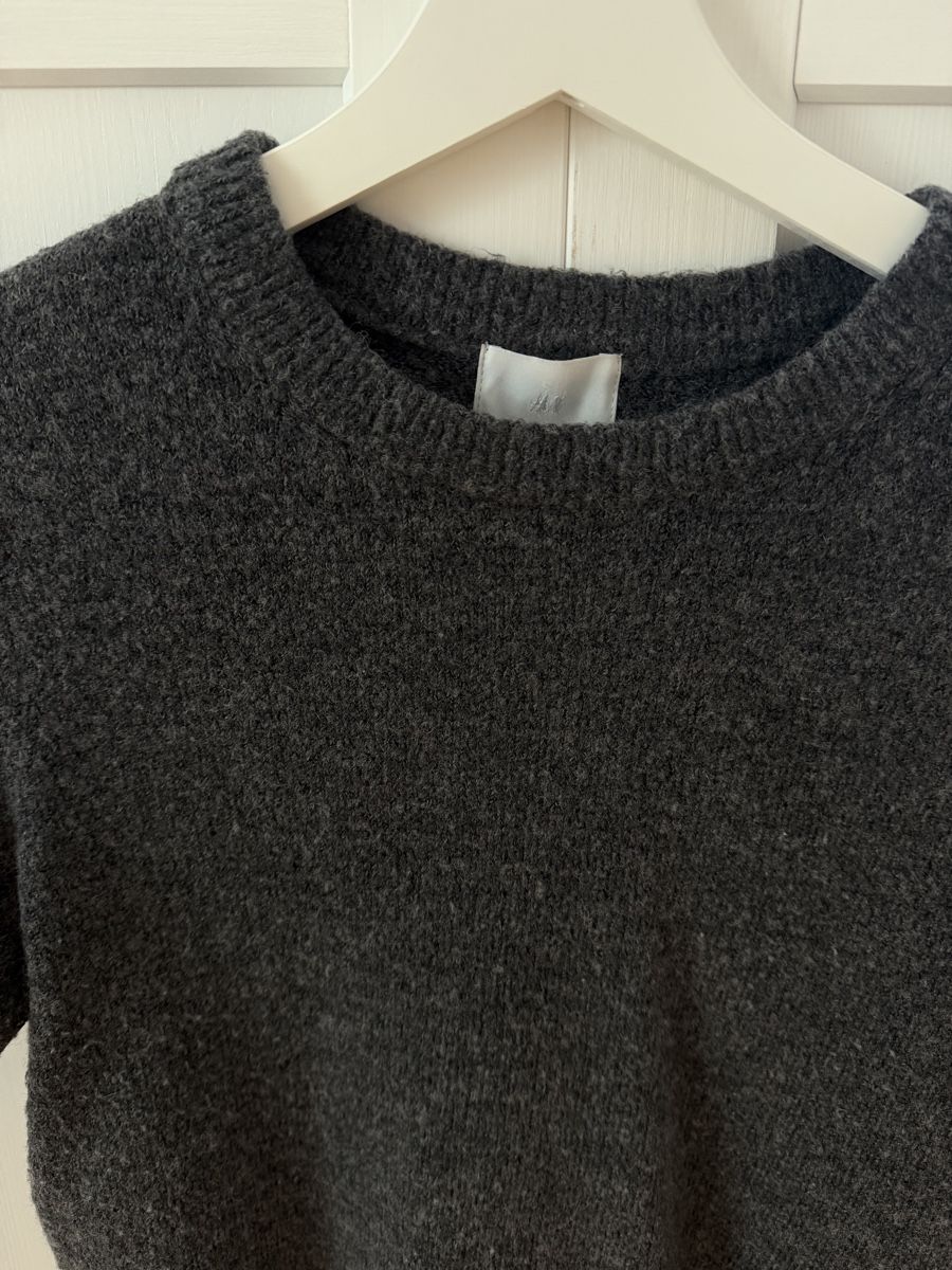 H&M Top: Pullover kurzarm grau Grösse  XS – Usato da Winterthur venduto da LarissaChiara27 1