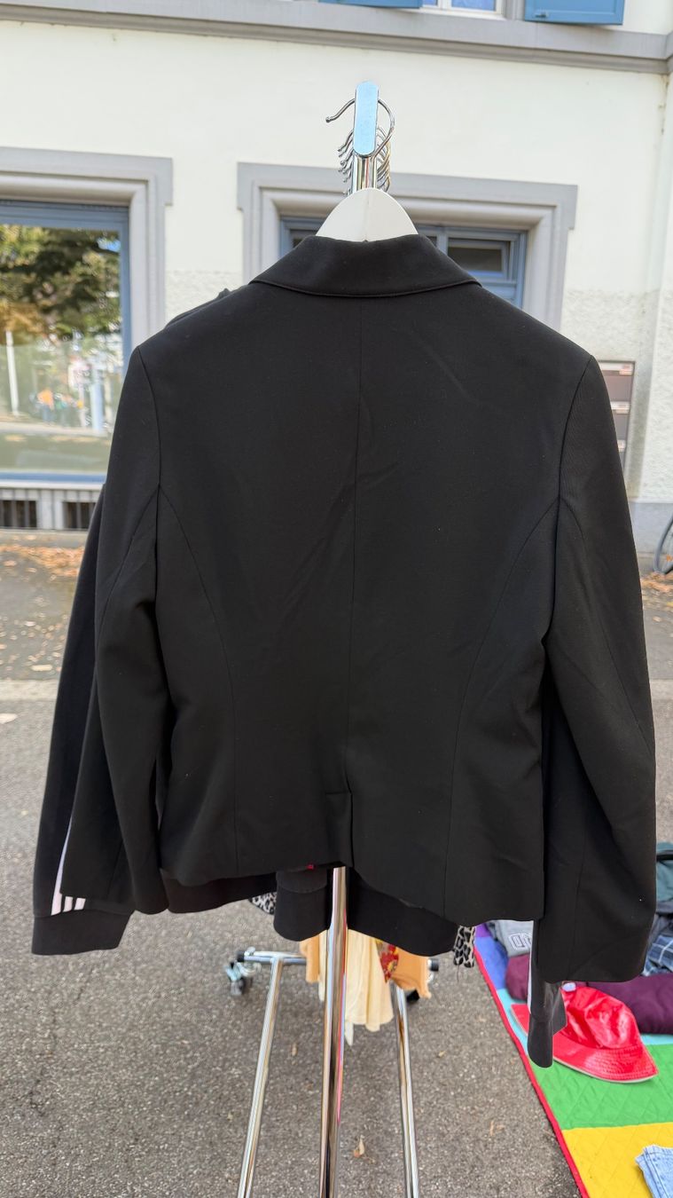 Jacken: Schwarzes Damen Jackette Grösse 38 – Gebraucht aus Basel von annakati 1