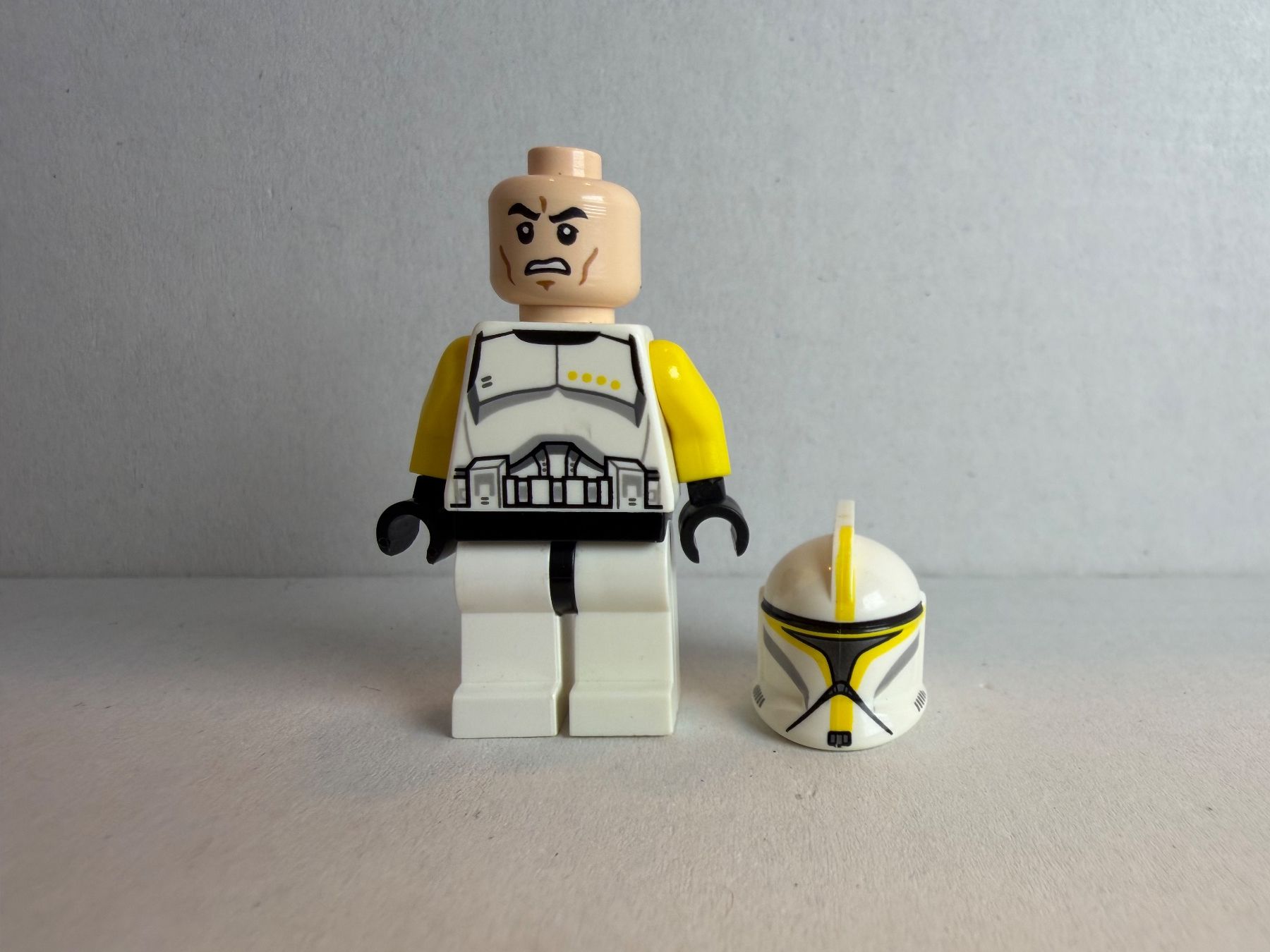 Lego Statuette: Clone Trooper Commander (Phase 1) sw0481 – Usato da Neftenbach venduto da Elitebricks 1