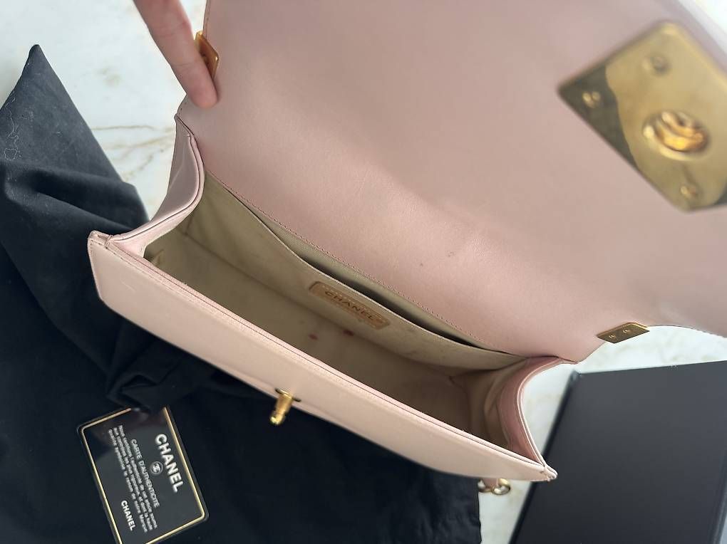 Chanel Taschen für Damen: CHANEL Medium Boy Bag Hellrosa – Gebraucht aus Zürich von SAM16 4