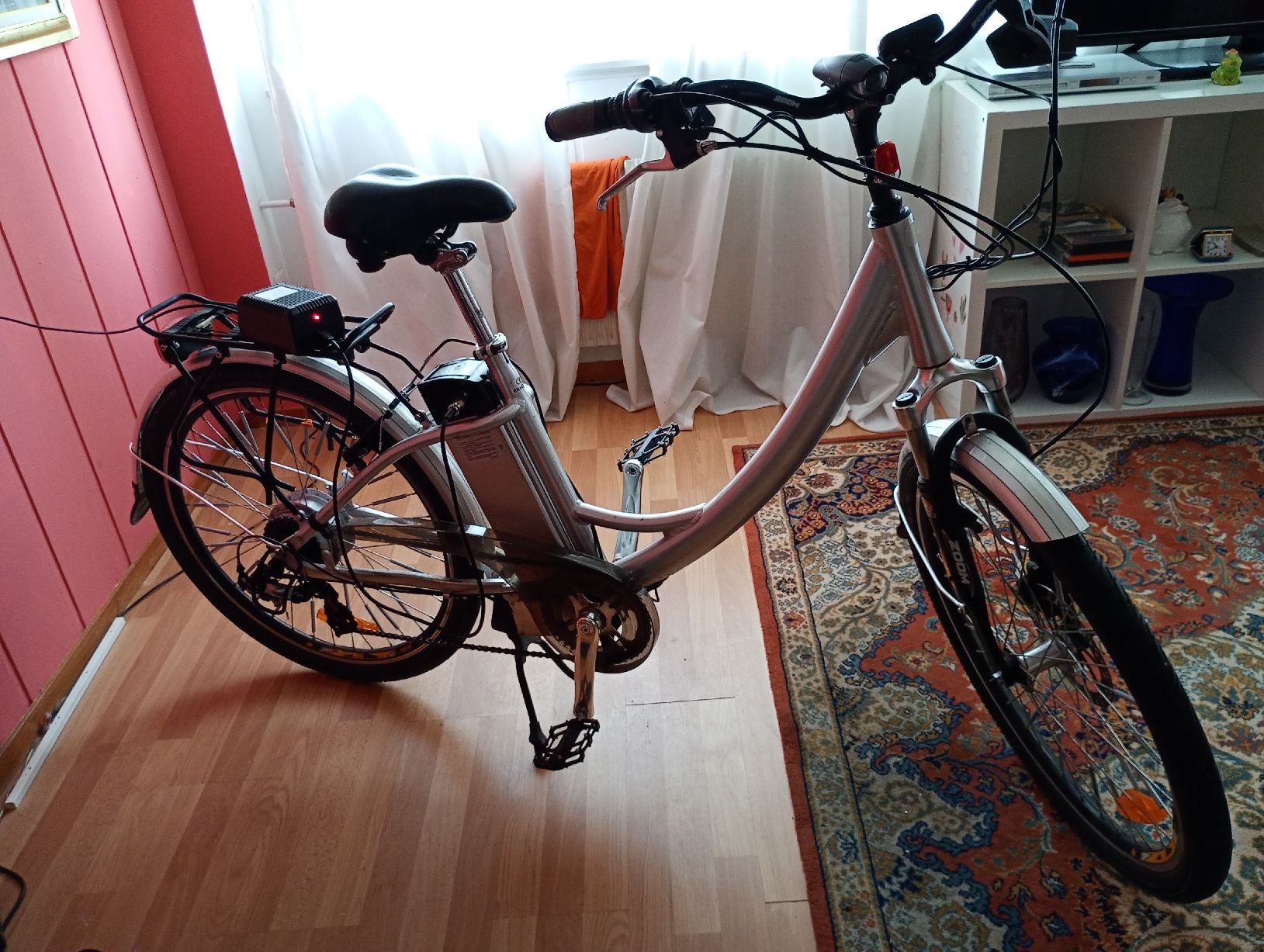Vélos: E-Bike Damen Rad Silber   – D'occasion à Degersheim par don_bj5h 2