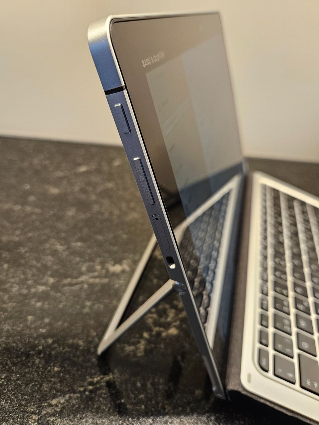 Hewlett Packard Tablet PC: 2x HP Elite x2 1012 G1 - inkl. Netzteil – Usato da Hinwil venduto da 97 3