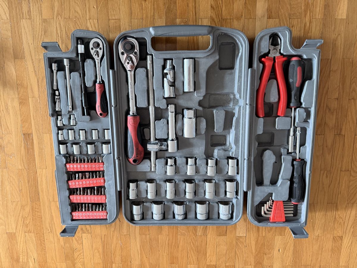 Tutti gli attrezzi: Werkzeugkoffer / Set – Usato da Zürich venduto da Gadgets2020