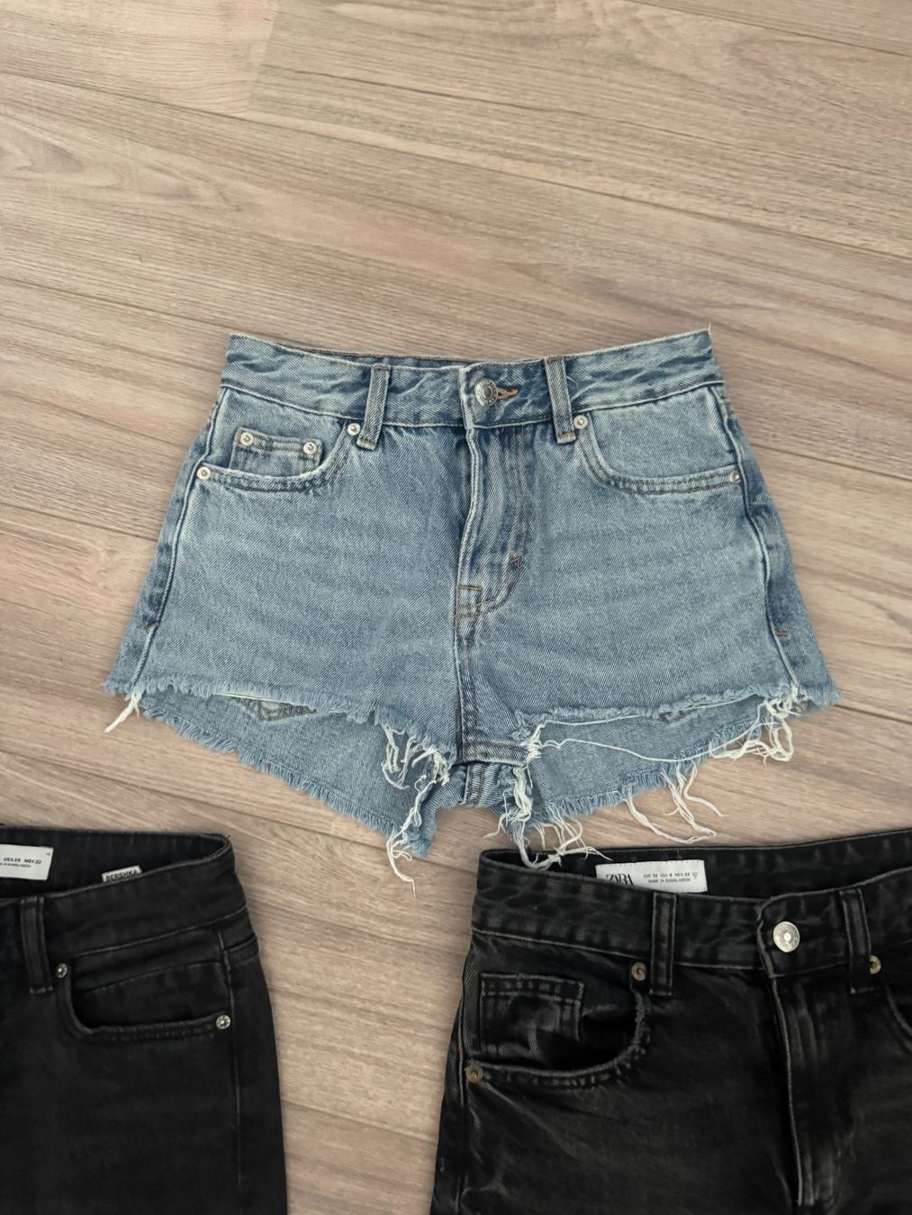 Lotti di vestiti: 3 Stk. Hosen Damen Set Gr. 32 – Usato da Bonstetten venduto da VCLS 3