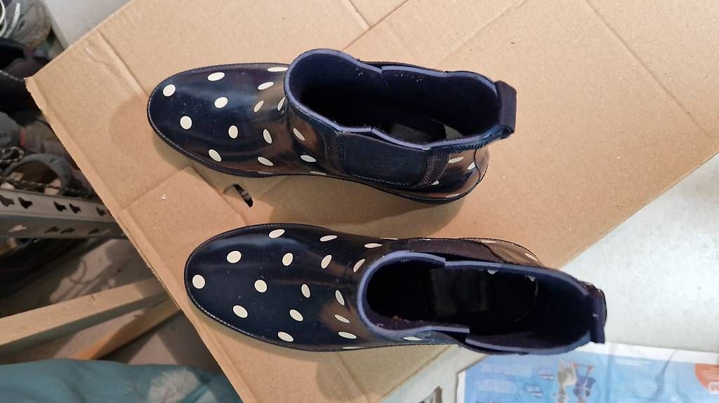 Chaussures femmes: Gummistiefel – D'occasion à Sarnen par elawid 1