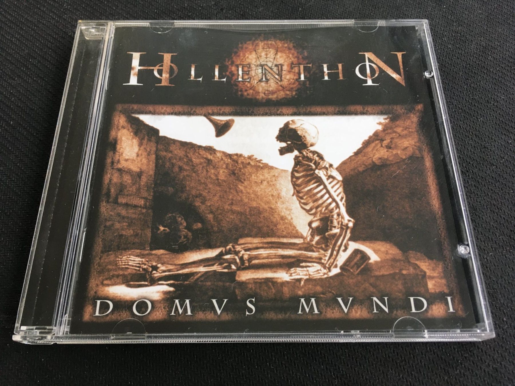 CD: Hollenthon - Domus Mundi -CD- – Usato da St.Gallen venduto da MedienJoe