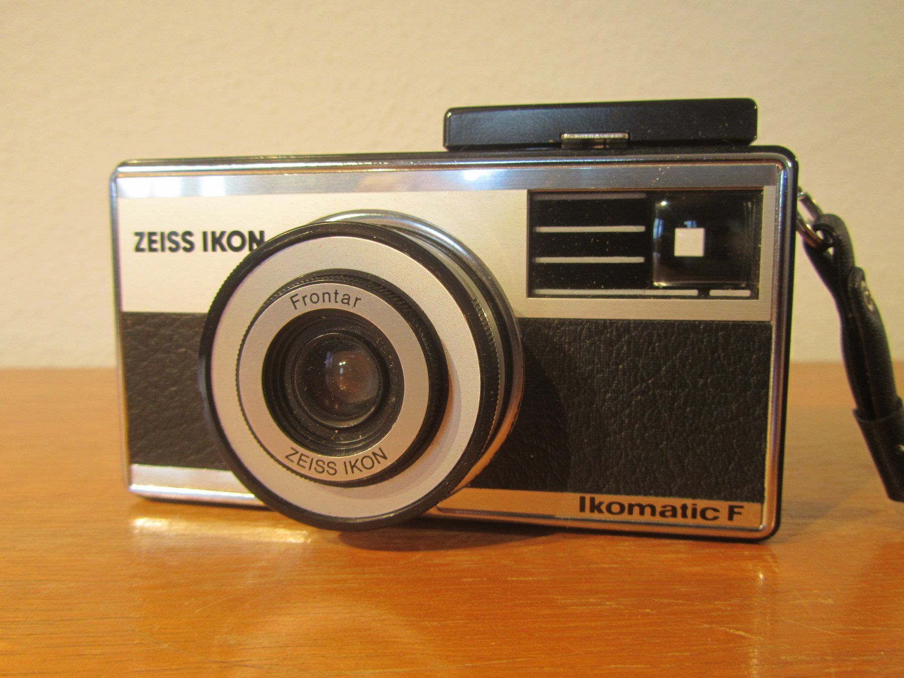Zeiss Fotocamera: ZEISS IKON     Ikomatic F – Usato da Seengen venduto da mikelele