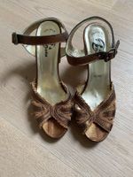 Neue goldfarbene High Heels Grösse 35
