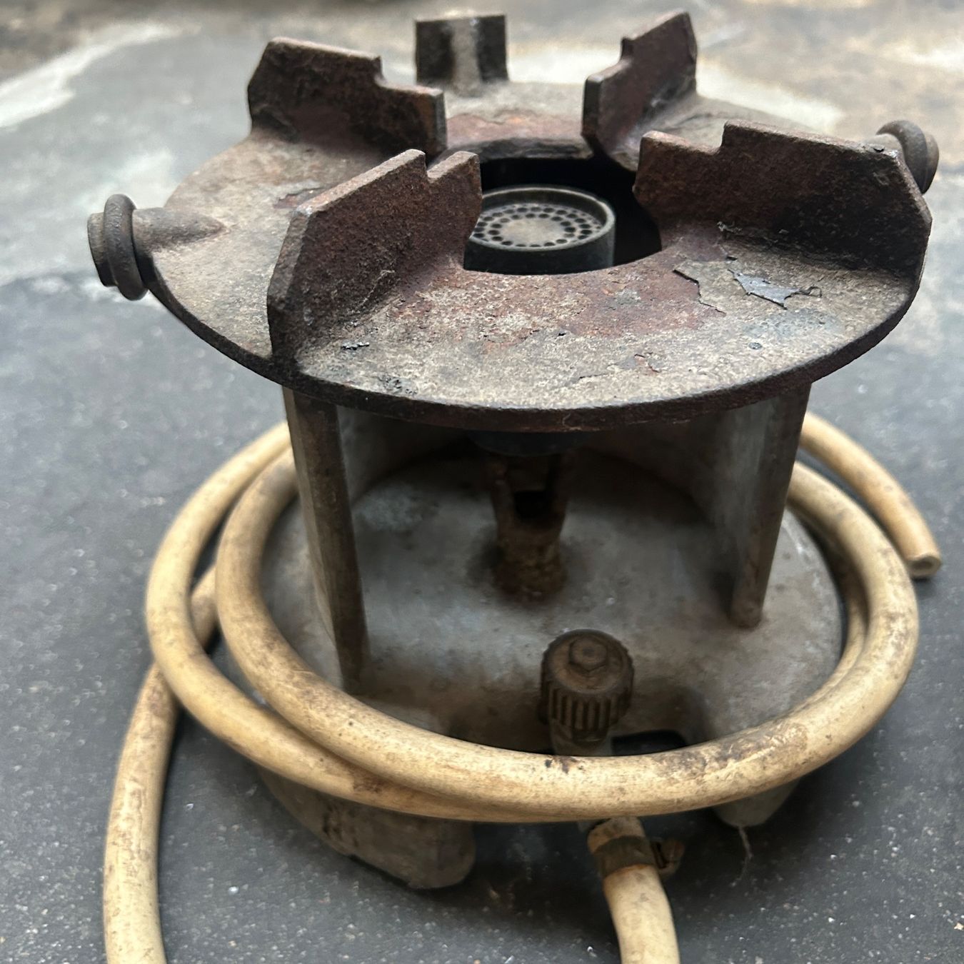 Apparecchiature e tecnologia a gas: Gasbrenner Röscho mit leerer Gasflasche – Usato da Untersiggenthal venduto da sinamoll 2