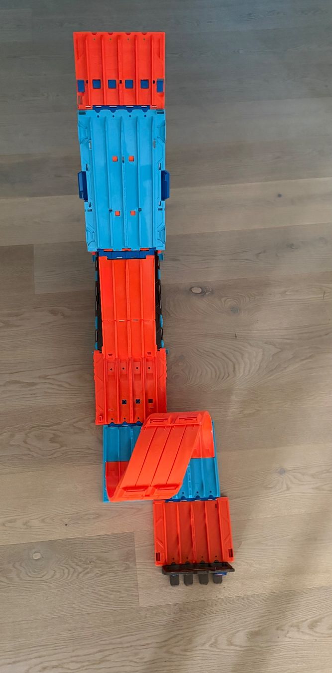 Hot Wheels Giocattoli: Hot Wheels Bahn Track mit 3 Optionen – Usato da Zollikon venduto da Cwoody 6